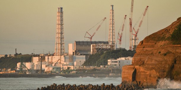 L'ambition du gouvernement japonais est de faire place nette à Fukushima, une fois les réacteurs démolis et le site nettoyé, ce qui devrait prendre encore plusieurs décennies.