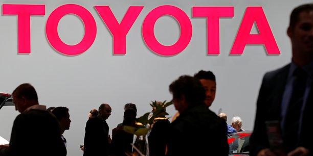 Toyota a présenté ses excuses ce mercredi, reconnaissant « l'extrême gravité » des faits et promettant une « réforme fondamentale » de sa filiale Daihatsu.