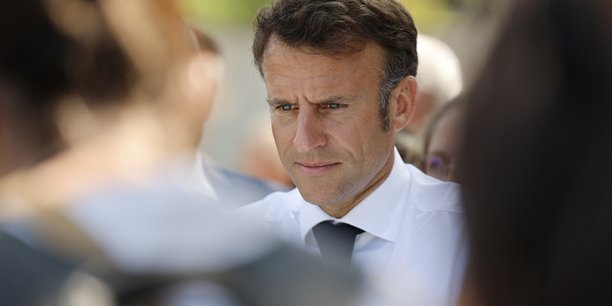 Emmanuel Macron préfère reporter sa communication autour du premier bilan des 100 jours.