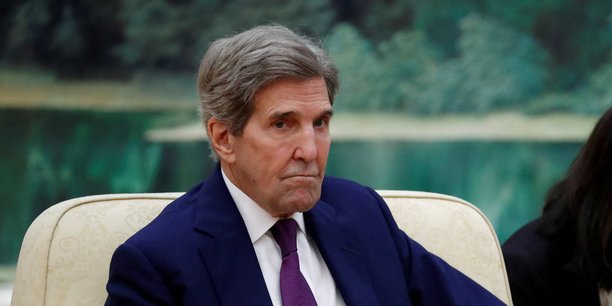 John Kerry, l'émissaire américain pour le climat, est en visite en Chine jusqu'à mercredi pour tenter de relancer les discussions à ce sujet.