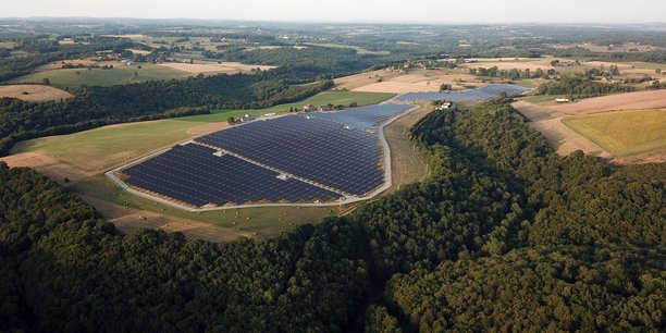 Une dizaine de départs de feux seraient issus de centrales solaires en 2023 dans le massif des Landes selon la DFCI Aquitaine.