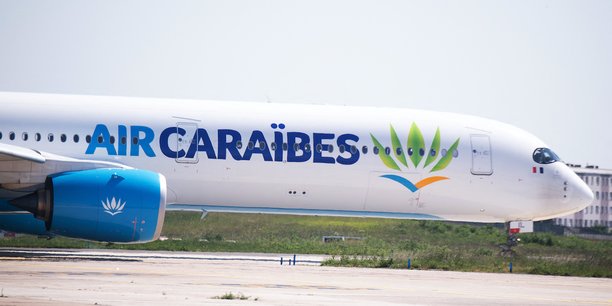 Depuis Paris, Air Caraïbes dessert la Guadeloupe, la Martinique, la  Guyane, Haïti, la  République dominicaine, Les Bahamas (San Salvador) et le Mexique.