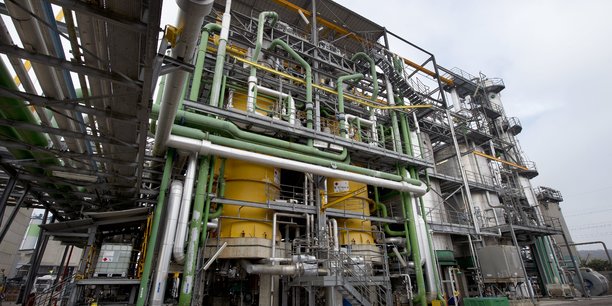 L'unité de fabrication de PVC de Kem One à Balan (Ain), classé seuil haut Seveso, a modifié sa colonne de stripping (à droite) en 2023 pour réduire la consommation d’eau.