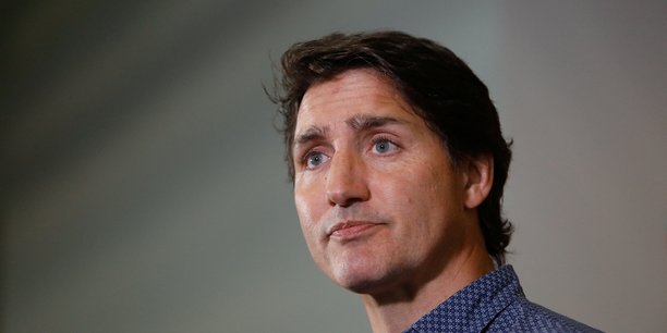 Le gouvernement du Premier ministre Justin Trudeau est directement ciblé, par le rapport, sur le retard de décarbonations du Canada.