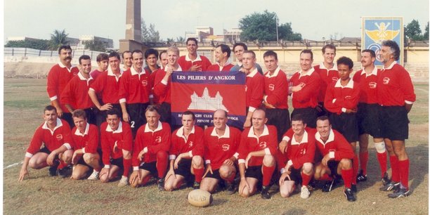 Les « Piliers d'Angkor », la première équipe cambodgienne de rugby, aujourd'hui disparue.