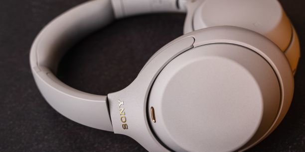 Apple AirPods Max vs Sony WH-1000XM4 : quel casque audio Bluetooth