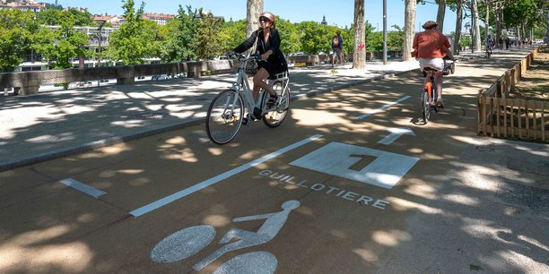 A Lyon, le trafic vélo a augmenté de 15 % entre 2022 et 2023, pour atteindre les 37,5 millions de déplacements cette année, tandis que 29 millions ont été recensés en 2019.