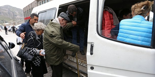 Des refugies du haut-karabakh arrivent dans un centre d'hebergement temporaire[reuters.com]