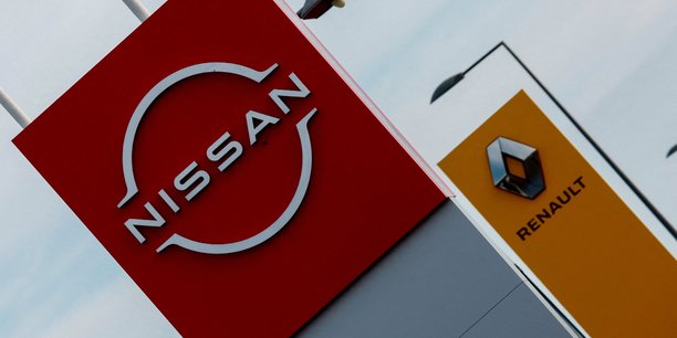 Les logos des constructeurs automobiles renault et nissan[reuters.com]