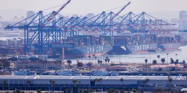 Des porte-conteneurs au port de los angeles[reuters.com]