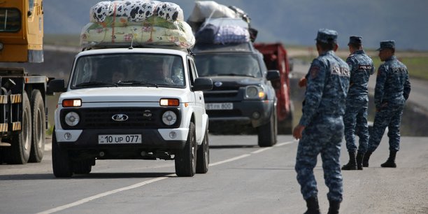 Des refugies de la region du haut-karabakh arrivent dans le village frontalier de kornidzor, en armenie[reuters.com]