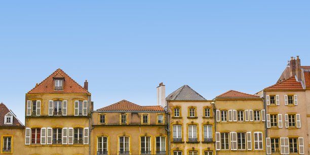 Les hausses les plus importantes de la taxe foncière cette année dans les grandes villes de France concernent Paris (+60,8%), Meudon (+44%) et Grenoble (+32,9%).