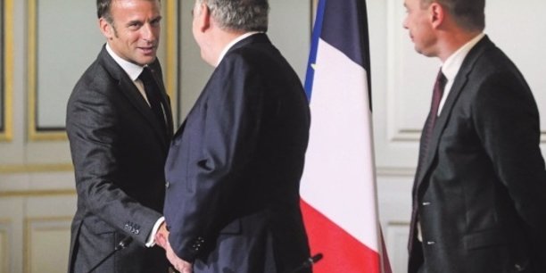 Emmanuel Macron, François Bayrou et Olivier Dussopt à l’Élysée, en septembre.