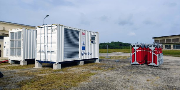 La station électrique alimentée à l'hydrogène installée par Powidian pour le compte d'Arianegroup à Kourou en Guyane