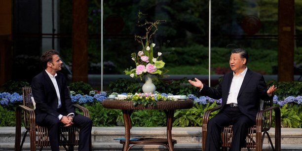 Photo du president francais, emmanuel macron avec son homologue chinois, xi jinping[reuters.com]