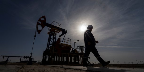 Une exploitation de petrole au kazakhstan[reuters.com]