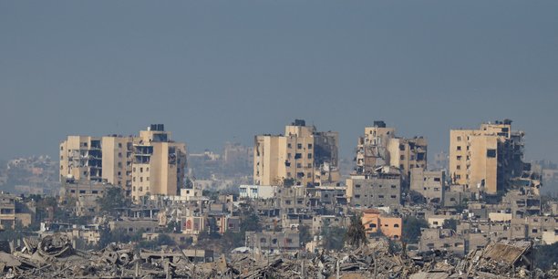 Les bombardements ont dévasté le territoire palestinien et provoqué une grave crise humanitaire selon l'ONU, avec notamment le déplacement d'environ 1,7 million des 2,4 millions d'habitants de Gaza, où l'aide entre au compte-gouttes.