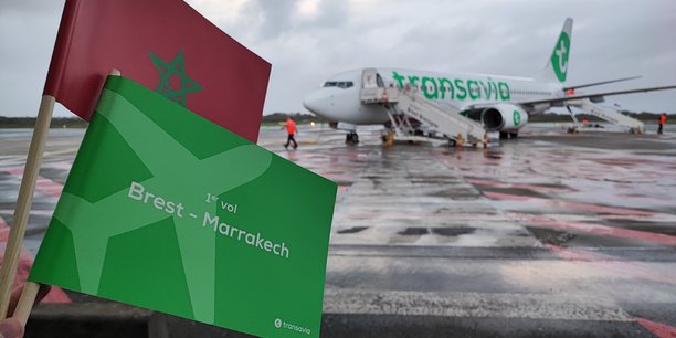 Avec l'inauguration d'une ligne directe vers Marrakech avec Transavia et la création d'une base Volotea, l'aéroport Brest Bretagne compte rebondir grâce à la mise en place d'un réseau de vols directs. Objectif, attirer les passagers brestois mais aussi bretons alors que les autres aéroports régionaux sont en perte de dynamique.