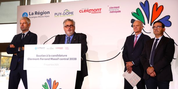 Florent Menegaux, le président du groupe Michelin (deuxième en partant de la gauche), était présent mi-novembre aux côtés des élus lors de la présentation du dossier de candidature de Clermont-Ferrand et du Massif Central.