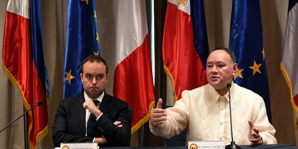 Le ministre francais des armees sebastien lecornu et son homologue philippin gilberto teodoro[reuters.com]