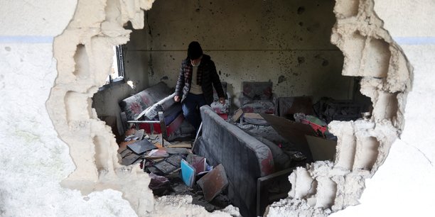 Une maison endommagee lors des bombardements israeliens[reuters.com]