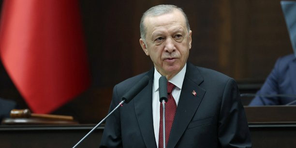 Recep Tayyip Erdogan s'était engagé à ne jamais autoriser la banque centrale à relever son taux directeur tant qu'il serait président, avant de changer de cap.