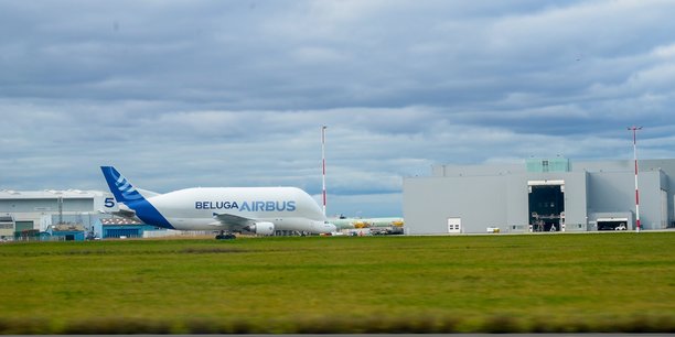 Depuis cet été, le carburant d’aviation durable est utilisé pour avitailler le Beluga d’Airbus.