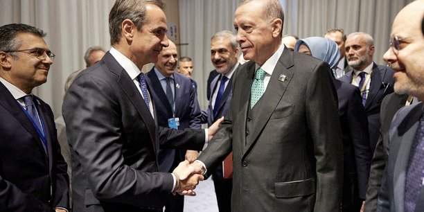 Le premier ministre grec kyriakos mitsotakis et le president turc recep tayyip erdogan[reuters.com]