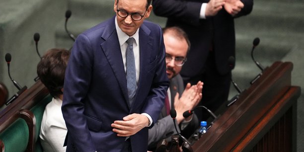 Le premier ministre polonais mateusz morawiecki est applaudi le jour ou il presente le programme de son gouvernement et demande un vote de confiance au parlement, a varsovie[reuters.com]