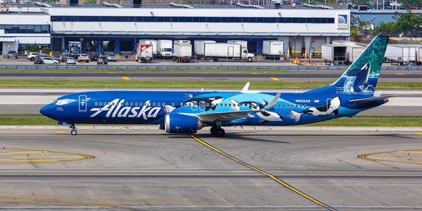 Alaska Airlines a immédiatement cloué ses 737 MAX 9 au sol après l'incident de vendredi.