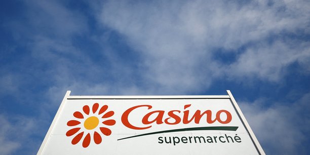 Le plan de restructuration de Casino par le consortium emmené par Daniel Kretinsky a été jugé « équitable (...) pour les actionnaires actuels » par un expert indépendant.