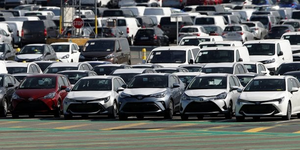 Les commandes de ventes aux particuliers ont baissé de 9 % en 2023, plombées par des taux d'intérêts très élevés, qui limitent les crédits auto, mais également par les prix des véhicules, en augmentation de 7 % par rapport à 2022. (photo d'illustration)