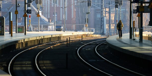 Les conducteurs de trains de la Deutsche Bahn ont obtenu une réduction progressive de leur temps de travail de 38 à 35 heures par semaine (Photo d'illustration).