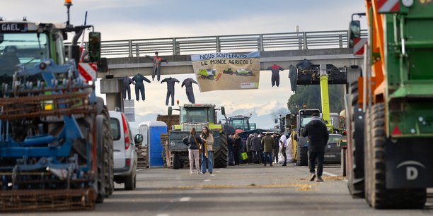 Environ 130 tracteurs s'apprêtent à entrer sur cette autoroute, dans un sens au niveau de Senlis, et dans l'autre à proximité de Compiègne, ont indiqué à l'AFP la préfecture et des agriculteurs (Photo d'illustration).