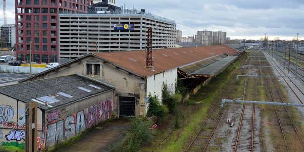 Cette halle SNCF de 6.000 m2 connaîtra prochainement une nouvelle vie.