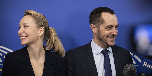 Marion Maréchal et Nicolas Bay au Parlement européen à Strasbourg, mercredi.