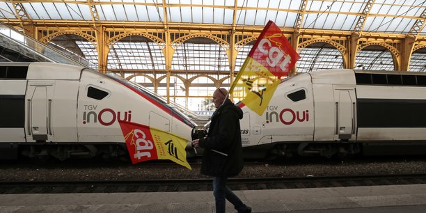 Les deux syndicats appelant à la grève, la CGT-Cheminots et Sud-Rail, représentent environ 60% des salariés au niveau du groupe et les deux-tiers des contrôleurs.