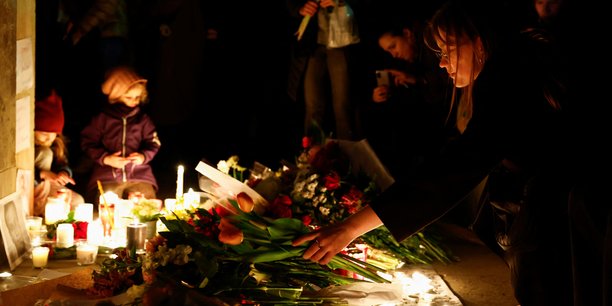 Des personnes se rassemblent a paris apres la mort d'alexei navalny[reuters.com]