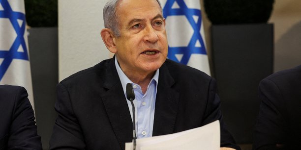Photo d'archives:  le premier ministre israelien benjamin netanyahu s'exprime lors de la reunion hebdomadaire du cabinet au ministere de la defense a tel aviv[reuters.com]