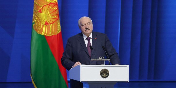 Le president bielorusse alexandre loukachenko prononce un discours devant le parlement a minsk[reuters.com]