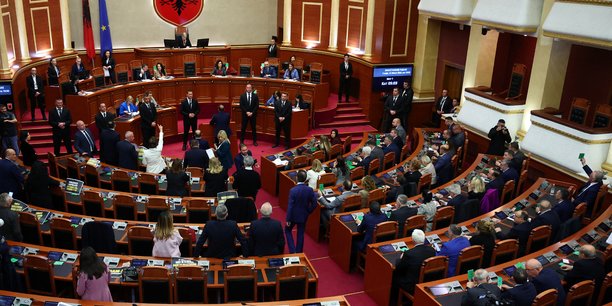 Le parlement albanien valide l'accord sur les migrants avec l'italie[reuters.com]