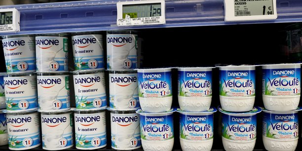 Photo d'archives: des produits laitiers du groupe alimentaire francais danone dans un supermarche de nice[reuters.com]
