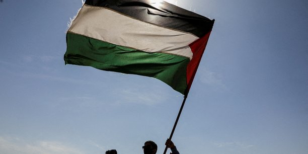 Photo d'archives d'un drapeau palestinien lors d'un defile de solidarite avec les palestiniens dans la bande de gaza[reuters.com]