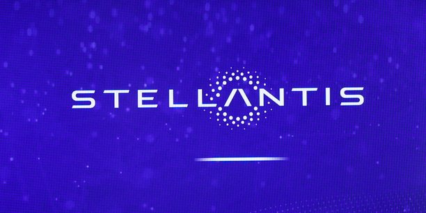 Le logo de stellantis a atessa, en italie[reuters.com]
