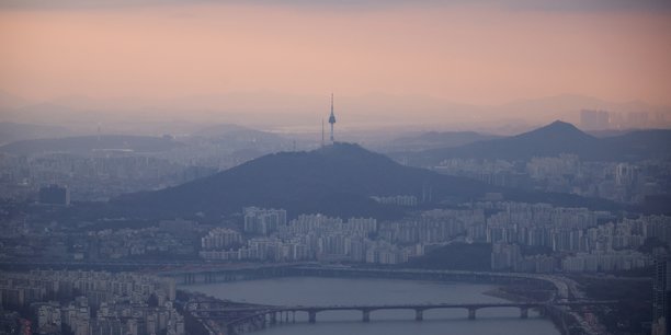 Vue generale de seoul au coucher du soleil a seoul[reuters.com]