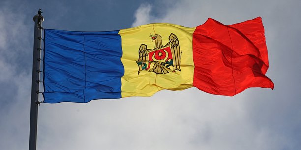 Photo du drapeau moldave deploye lors d'une ceremonie a chisinau[reuters.com]
