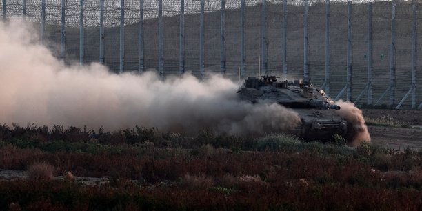 Un char d'assaut pres de la frontiere entre israel et gaza[reuters.com]