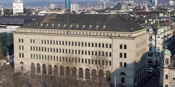 La vue generale montre le batiment de la banque nationale suisse a zurich[reuters.com]