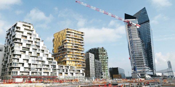 De futurs immeubles résidentiels en construction, dans le 13
               
                  e 
               
               arrondissement de Paris, le 27 février 2024.