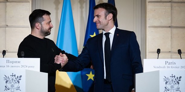Volodymyr Zelensky et Emmanuel Macron à l'Elysée, le 16 février 2024.